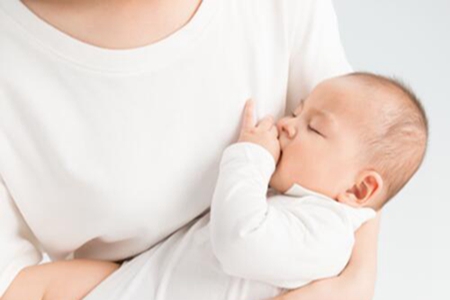 新生儿要怎么照顾?这些照顾技巧帮助新手父母再也不手忙脚乱