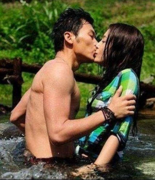 张馨予发旧照怀念李晨