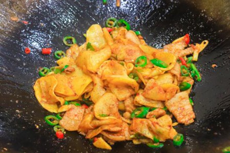 干锅土豆片怎么做好吃又简单?干锅土豆片的做法步骤