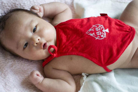 过去养孩子要带个肚兜？介绍肚兜宝妈们不知道是事