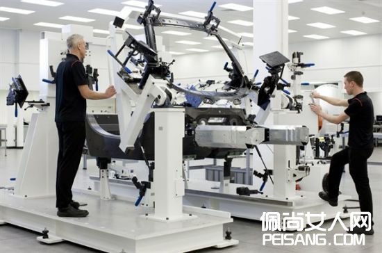 迈凯轮MP4-12C投产