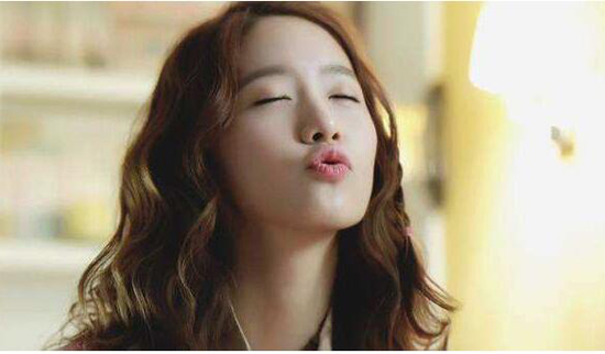 林允儿图片卖萌图片