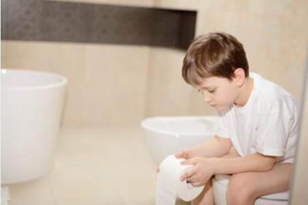 宝宝总喊肚子痛怎么办？宝妈们可以这1招解决掉