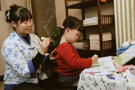 春季可以用艾灸身柱，可以帮助孩子增强抵抗力