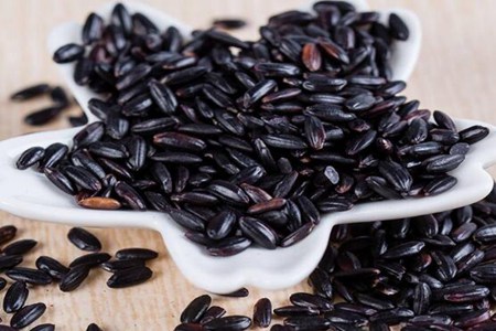 黑米的功效与作用，这五个女人每天吃黑米的好处