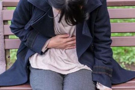 肚子隐隐作痛怎么回事?这三个造成女人肚子隐隐作痛的原因