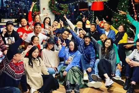 范玮琪王力宏与高以翔爸爸聚会,高父伴唱乐观应对丧子之痛