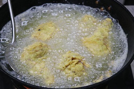 炸鸡腿的做法，最简单炸鸡腿的做法外酥里嫩