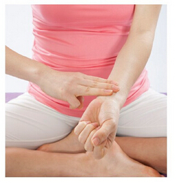 瑜伽动作图片大全