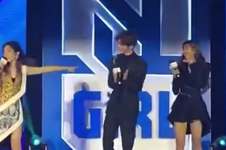 《青春有你2》蔡徐坤Lisa互动有爱，捣蒜舞CP同框真养眼