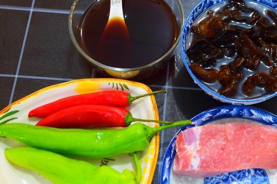 鱼香肉丝的做法,这道鱼香肉丝的家常做法咸鲜酸甜