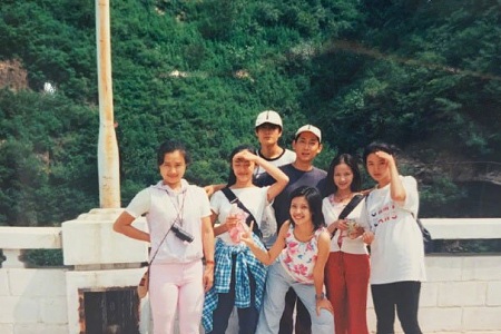 姚晨晒20年旧照合影，虽然我们都老了可梦想依旧年轻