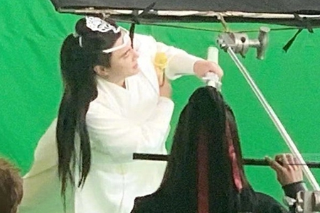 沈腾搞事情COS蓝忘机,网友调侃:魏无羡想打人!