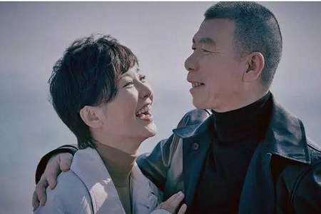 冯小刚调侃老婆徐帆是去污粉, 究竟怼还是万般宠爱?