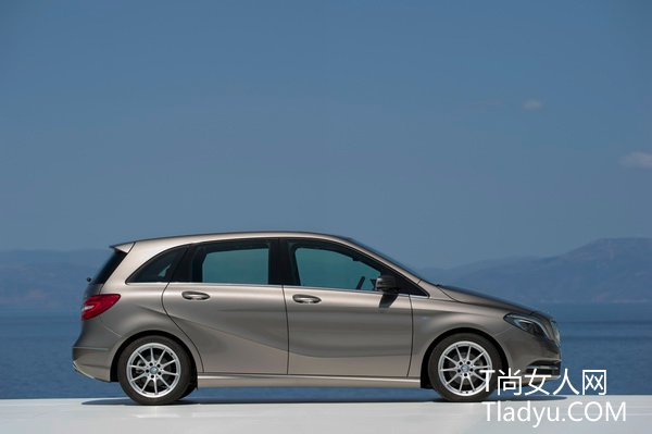 定位小型运动旅行车 奔驰全新B-Class全貌公开