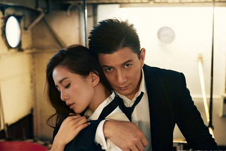 吴奇隆婉拒粉丝挽手,网友:这才是人夫该有的样子