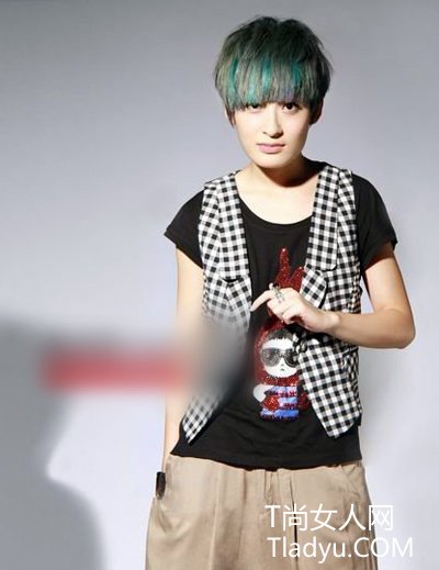 曾轶可最新个性挑染短发发型