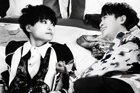 《作为怪物》李宇春吴青峰合作单曲,孤独的怪物找到同类