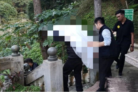 明道哥哥尸检结果,妻儿死前未挣扎,家属殡仪馆眼泪溃堤