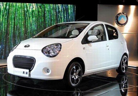 香车美女  购车品味体现女性外衣