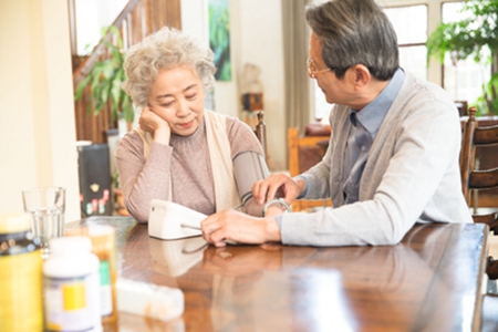 男女正常血压是不同的,看看自己有没有超标