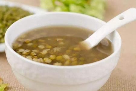 绿豆汤的功效与作用,这五个女人喝绿豆汤营养价值及功效