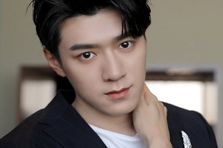 于正怒怼18线易柏辰耍大牌，反问：你以为你是天皇巨星？