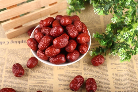 气血不足如何调理，女人常吃5种补气血食物延缓衰老