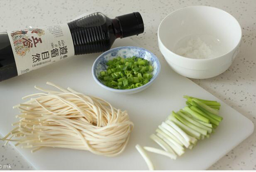 葱油拌面的做法大全
