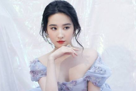 刘亦菲三围有多大?刘亦菲真的是变性人吗?