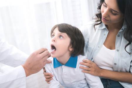 宝宝总是生痰?可能更肺和脾不足有关系