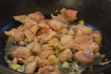 咖喱鸡肉土豆怎么做好吃,咖喱鸡肉土豆的做法家常