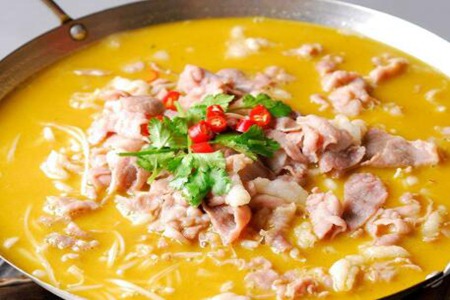 酸汤肥牛的做法,酸汤肥牛金针菇的做法酸辣开胃