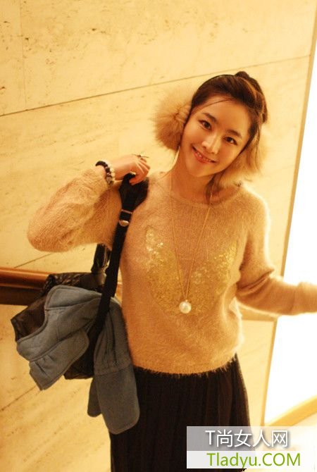 今冬流行条纹衣 靓丽条纹让你更加出挑