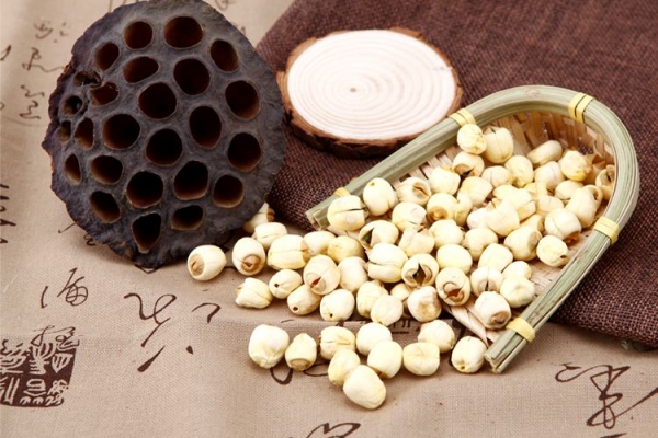 女性吃莲子的功效与作用