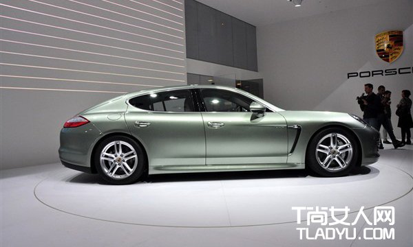 保时捷 Panamera S Hybrid 全球首演
