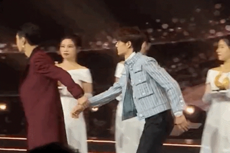 小绵羊张艺兴牵手王一博男友力爆棚,一博酷盖形象全无