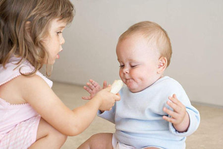 宝宝睡觉出那么多汗要不要紧？宝妈们的治疗方案