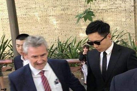 高云翔性侵案KTV监控曝光 女方陈述案情痛哭老公却未出庭