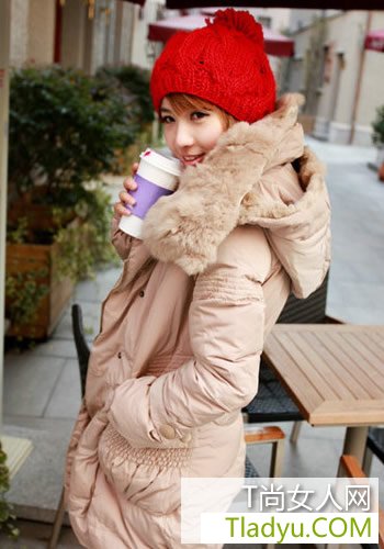 休闲厚外套 糖果毛衣 短裙迷倒他