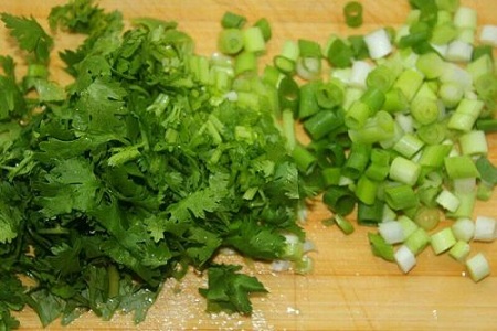 香菜与葱的抉择，多吃香菜葱的好处？