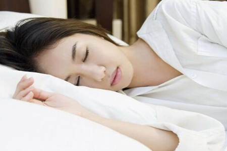 睡觉流口水怎么办?这五个症状及时调整改善治疗