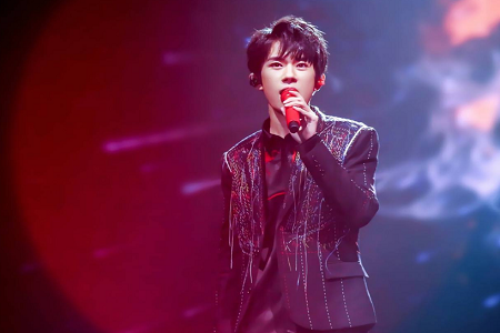 易烊千玺演唱会海报公开,朱砂痣或白月光的你抢到票了嘛?