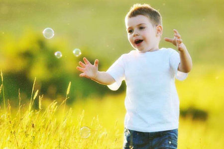 爸妈们有时候你给孩子吃水果可能误了大事!