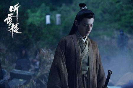 /></p><p> 可当紫陌再一次与这名少年相见的时候,她却发现这名少年竟然是叛徒手中得力干将,后来她为了能够挽回迷途中的这位少年,就向楼主萧忆情推荐了黄泉,并且与楼主一起向他揭露麦千城的真面目,而这一名少年便是现在听雪楼中的四大护法之一黄泉。</p><p> 其实,有情有义的黄泉对于紫陌姑娘一直以来都是言听计从,在听雪楼中能够让他敬佩的除了楼主、高梦非外就是紫陌了。黄泉虽然天生骨子就是一名愤青,可一旦遇到了紫陌后又瞬间变成了一只小绵羊。</p><img src=