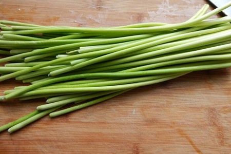 蒜苔的功效与作用,五个女人吃蒜苔的营养功效