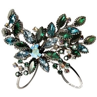 低调华丽孔雀蓝 配饰大集结