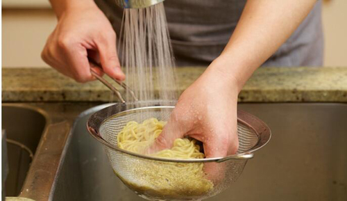 韩国冷面的做法大全及冷面汤的正宗调配法