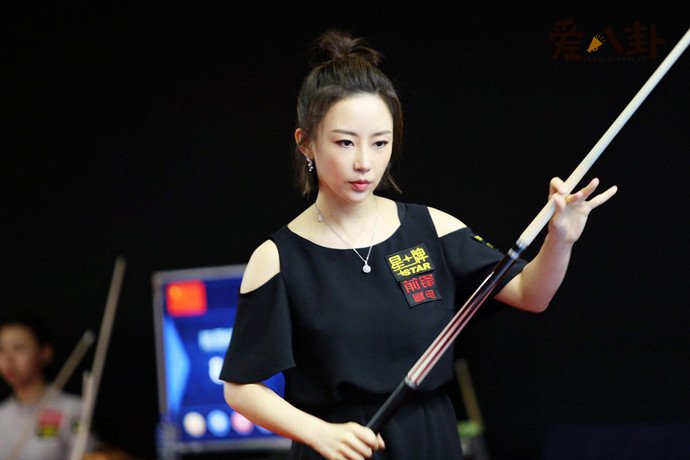 台球宝贝的身高跟姚明对比很尴尬_潘晓婷真实身高有多高