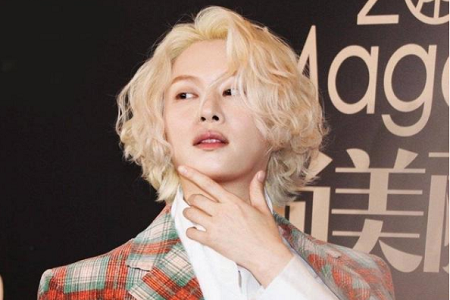 金希澈成功与祝绪丹同框，cosmo官方帮金希澈追星引人羡慕